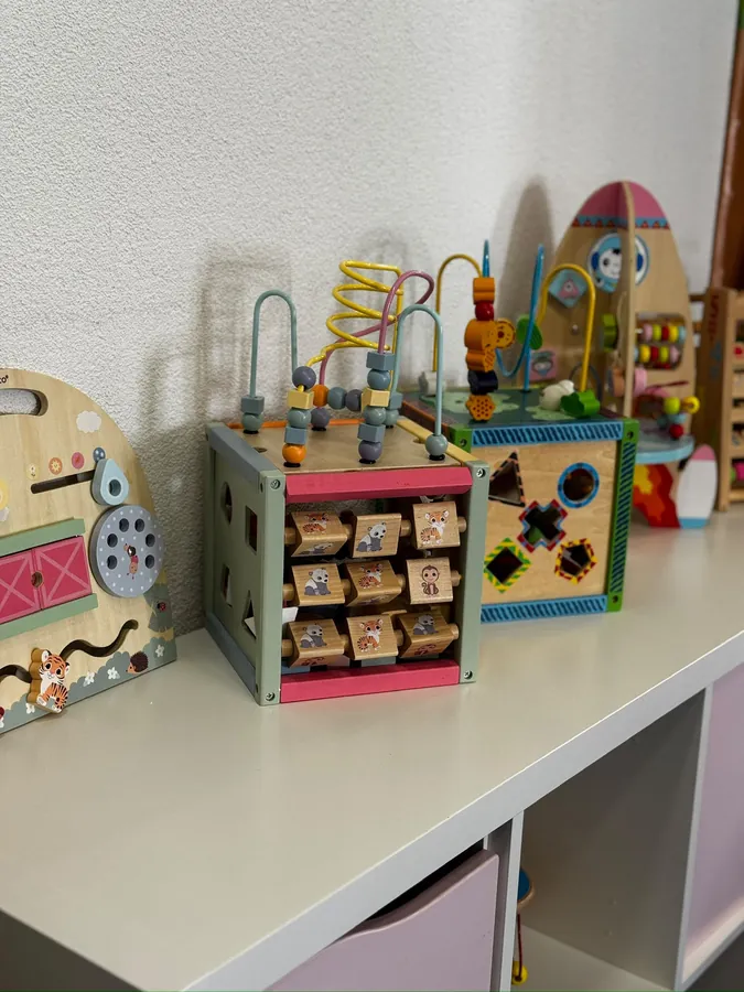 Drevené Montessori aktivity pre malé deti